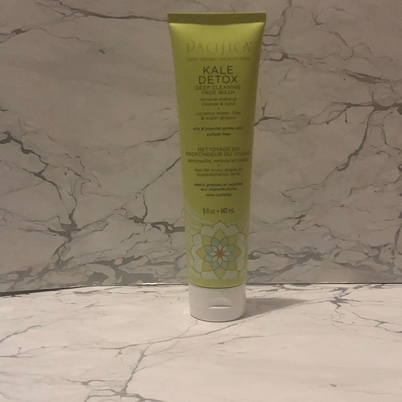 Pacifica Kale Detox Deep Cleaning Face Wash - Picture 2 of 2